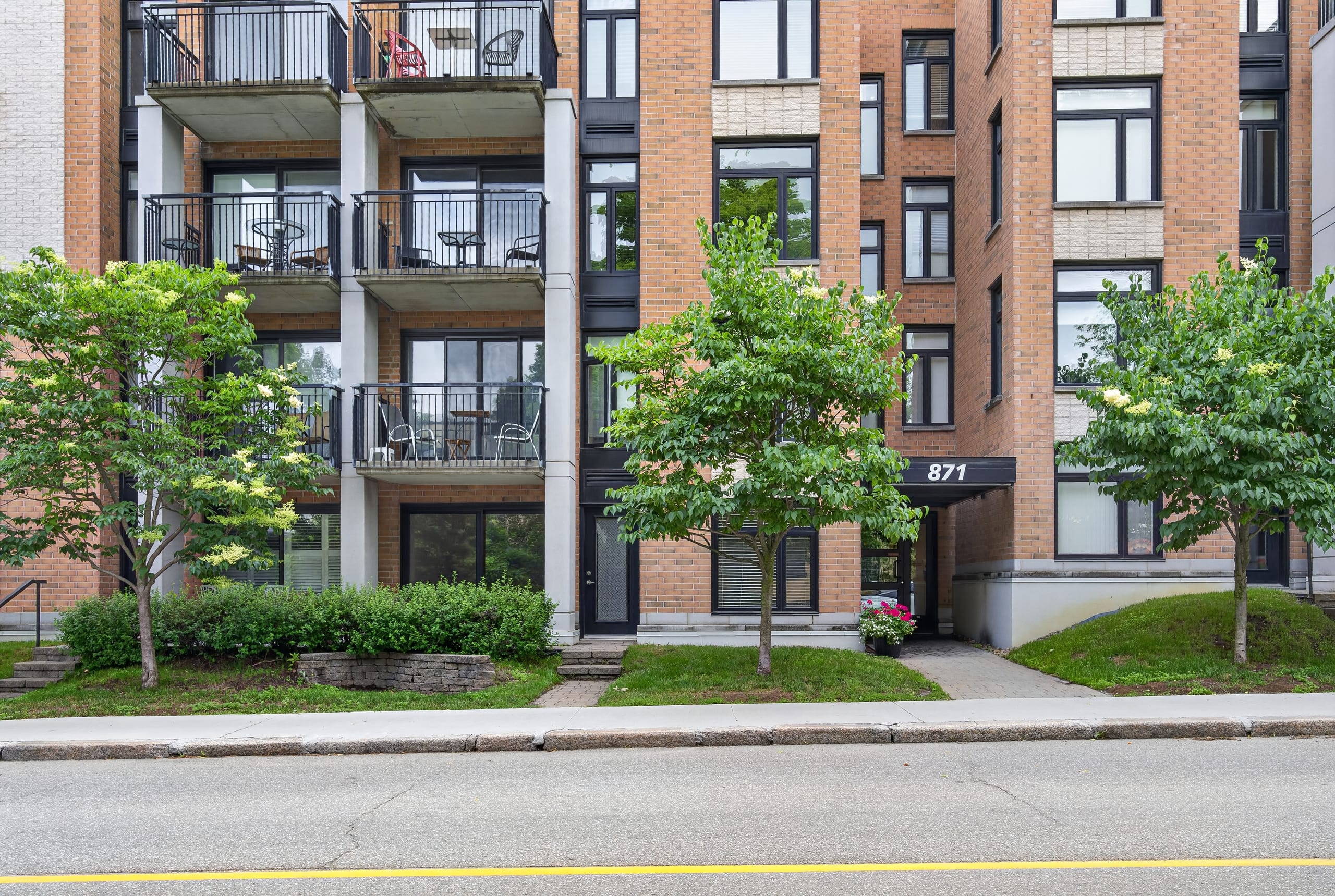 Condo dans un immeuble de brique, Montcalm, Québec